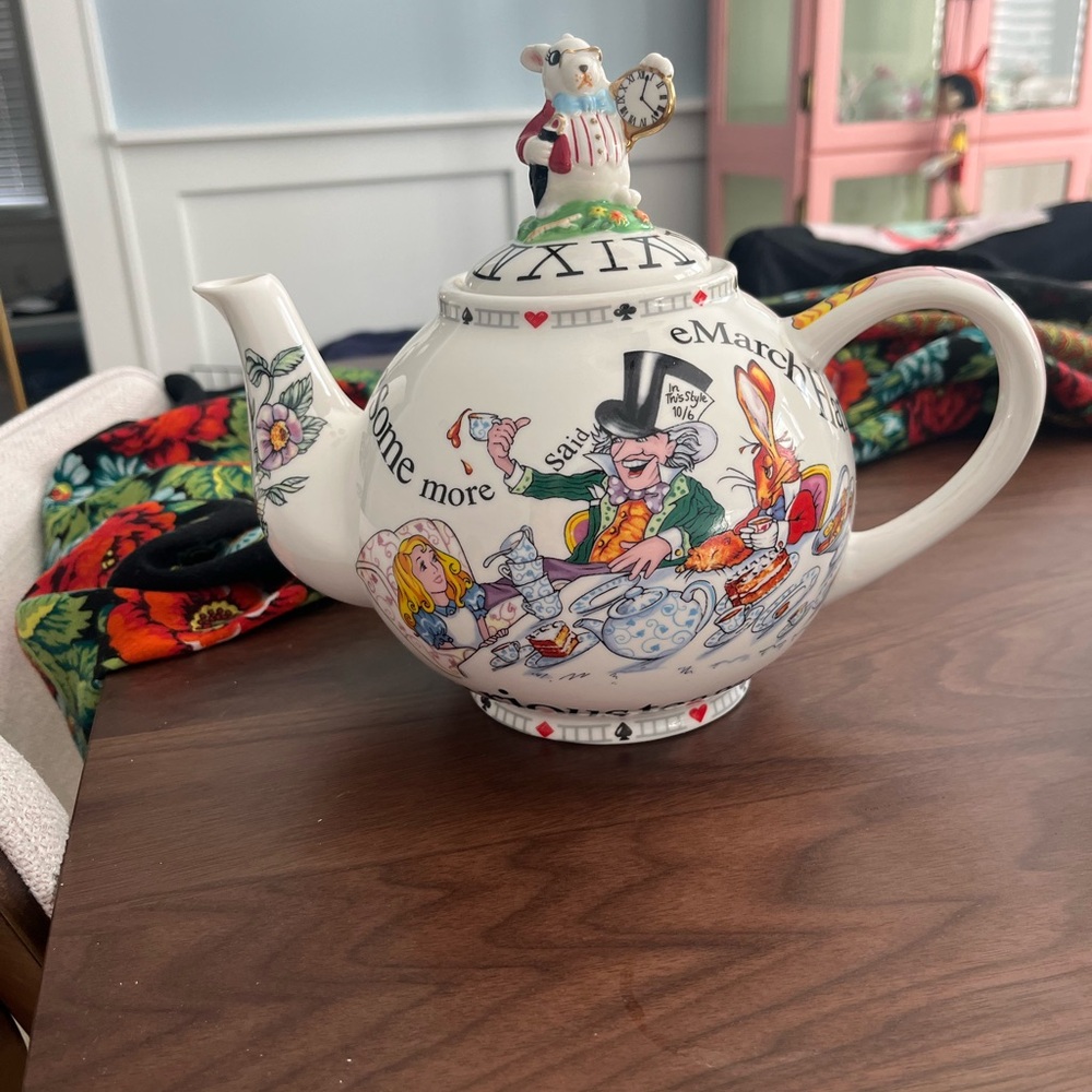 Alice in Wonderland Tea Set - Multicolor - Picture 2 of 5